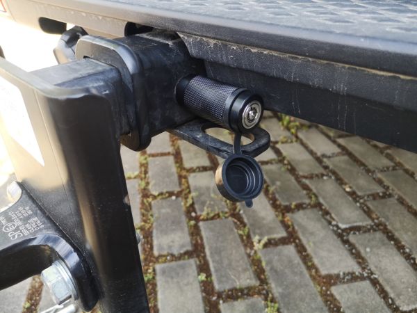 Abschließbarer Bolzen AHK Hitch
